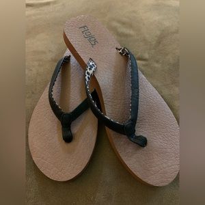 Flojos - flip flops - size 8.5 - Never worn!